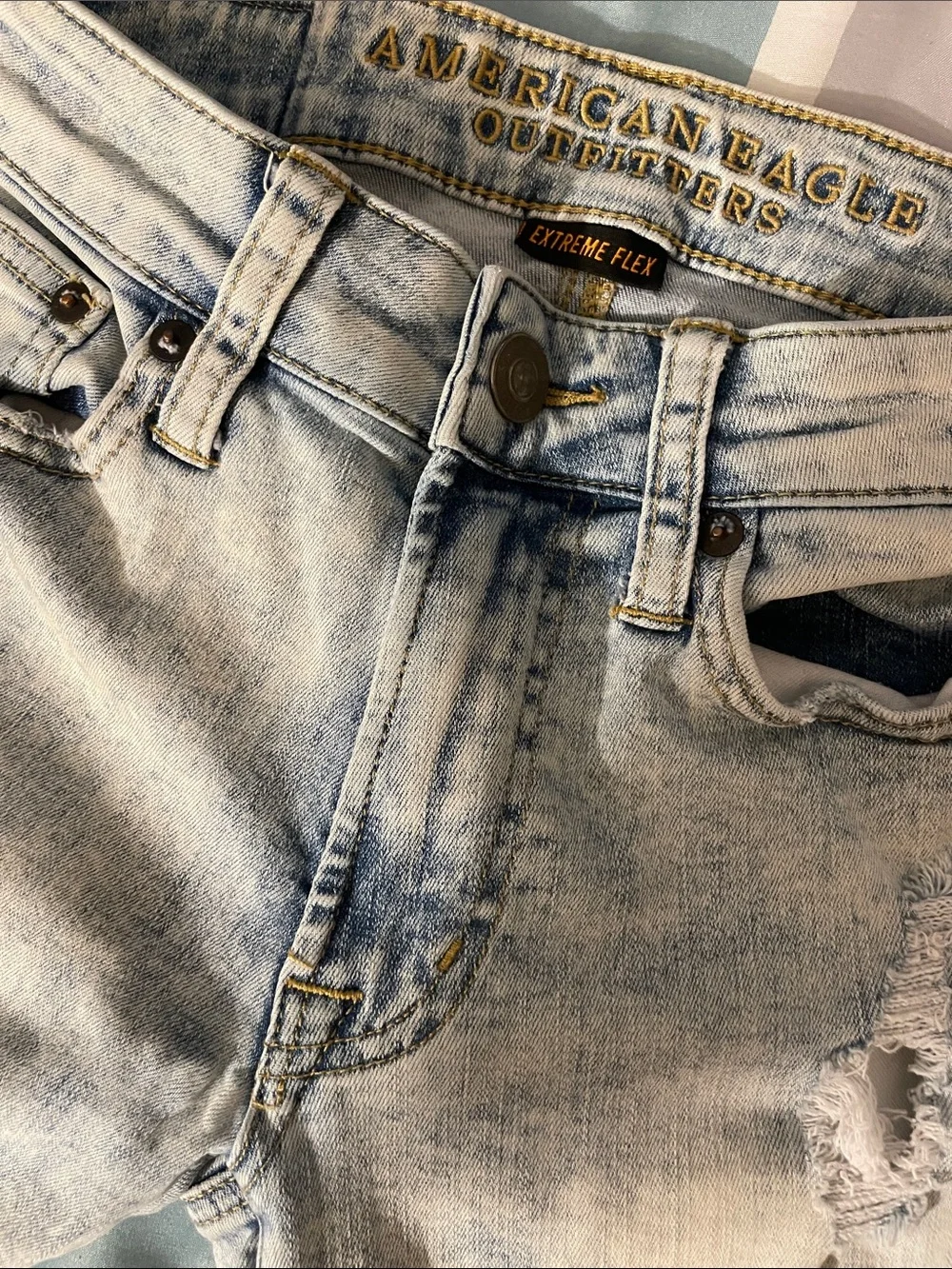 American Eagle Outfitters Slim Jeans in Light Blue Acid Wash